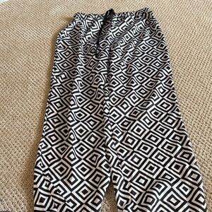 Natori Black and White Geometric Pants